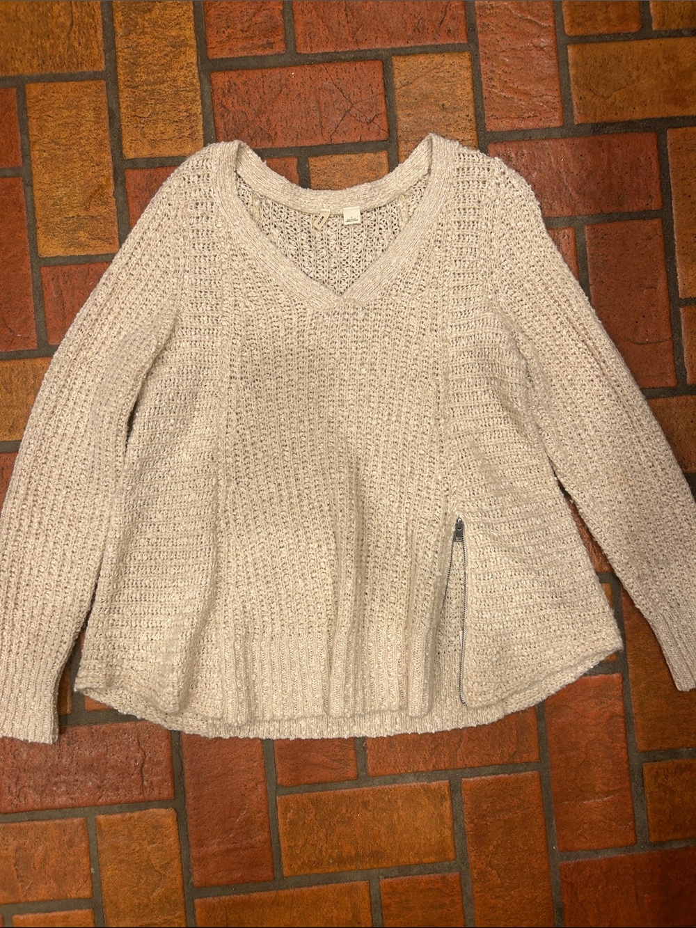 Moth Cream V-Neck Chunky Knit Sweater with Side Zip